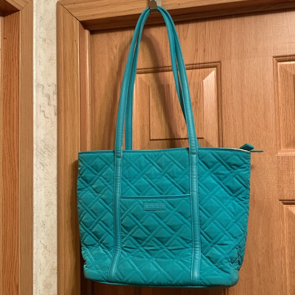 🌻2/$15🌻 Vera Bradley Zippered Tote Bag